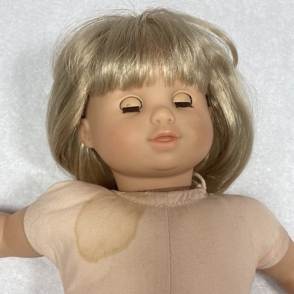 Retired American girl itty baby long blonde hair - Picture 10 of 11